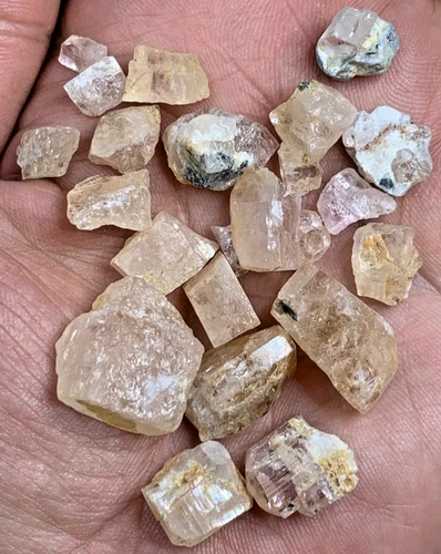 Topaz Rough — 180 ct, Pakistan