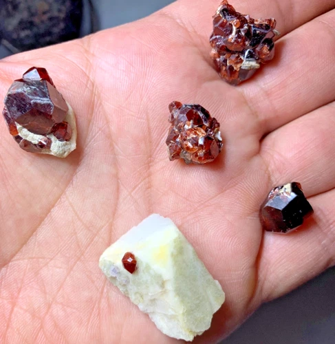 Red Garnet Crystal Specimen Lot — 127 ct, Pakistan