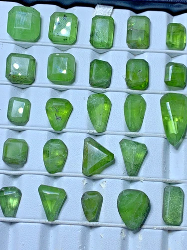 Green Peridot Crystal Specimen Lot — 165 ct, Pakistan