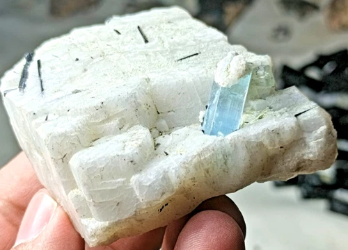 Blue Aquamarine Crystal Specimen — 620 ct, Pakistan