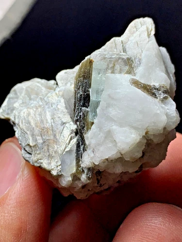 Blue Aquamarine Crystal Specimen — 140 ct, Pakistan (Nagar)