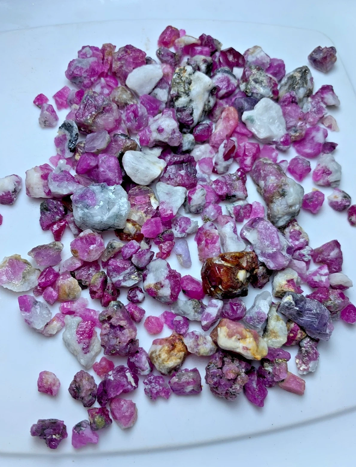 Red Ruby Crystal Specimen Lot — 100 g, Afghanistan (Jagdalag)